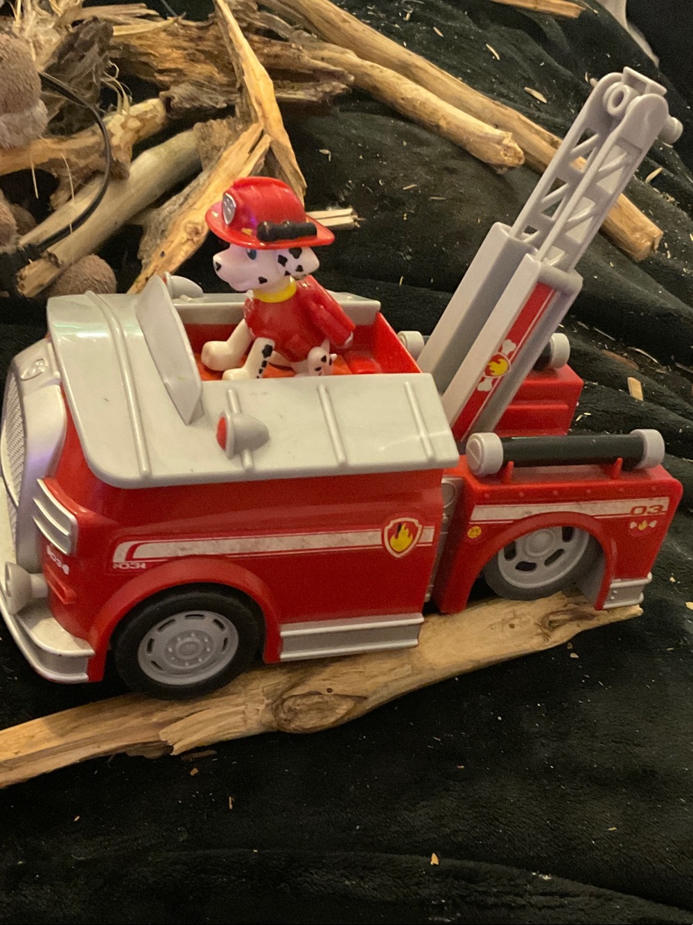 Paw patrol Marshall’s Fighting Fire Truck with working sounds and auto movement